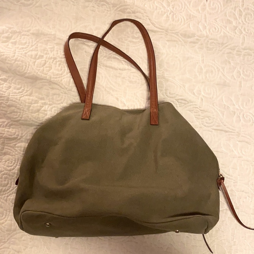 This Street Level Tote | dark olive | with leather brown straps.